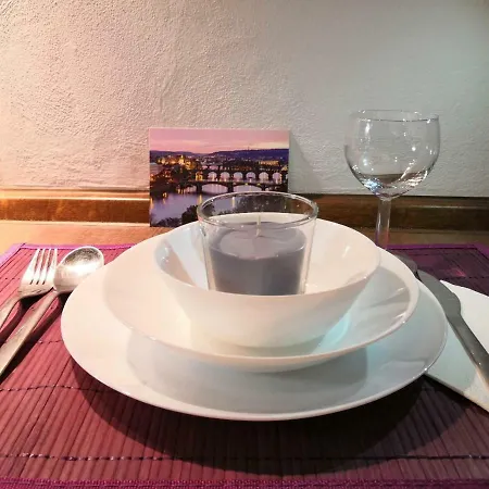 Apartment Center, 2, 3min Walk To River Vltava. Studio