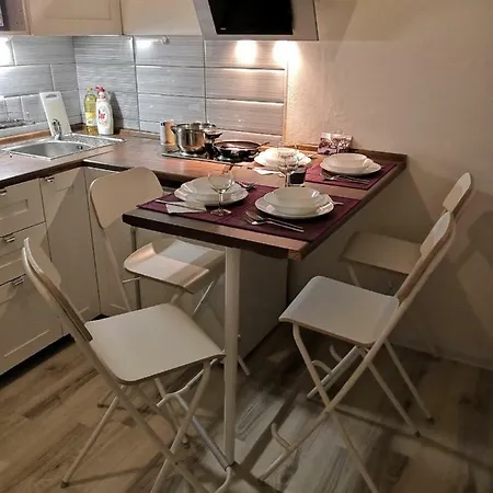 Center, 2, 3min Walk To River Vltava. Studio Apartment