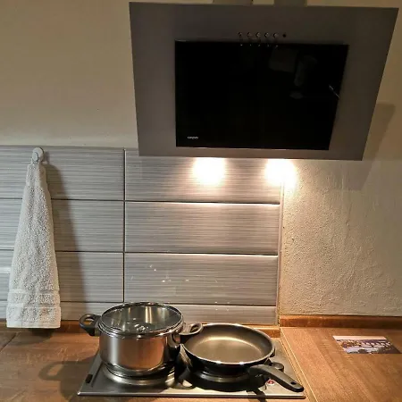 Center, 2, 3min Walk To River Vltava. Studio *
